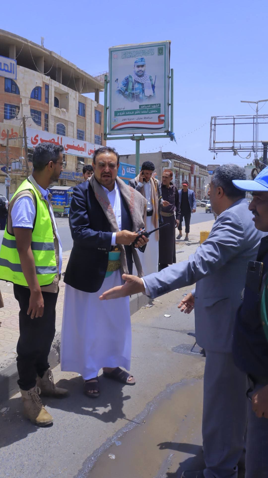 أمين العاصمة ومدير وحدة الطرق يتفقدان "الاستجابة الطارئة" لصيانة الشوارع بمديريتي بني الحارث والثورة