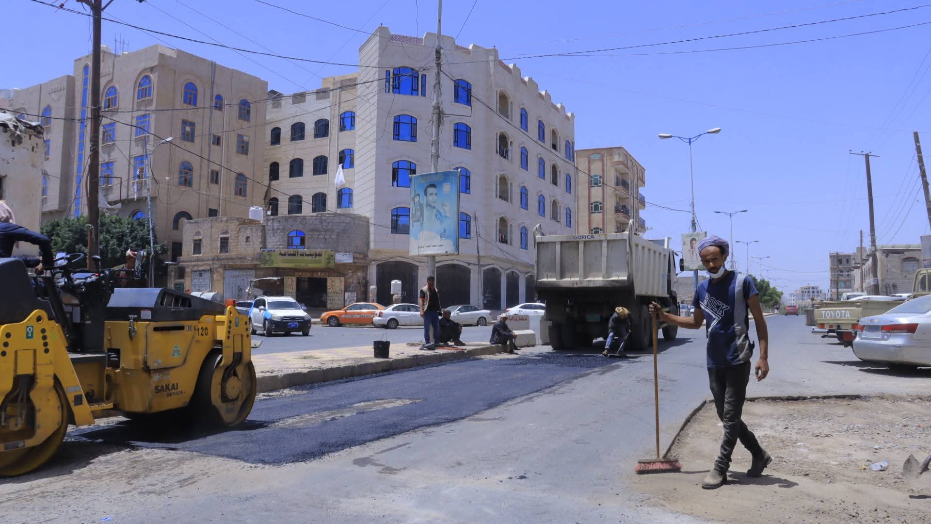 أمين العاصمة يتفقد مشروع صرف صحي واعمال ترميم وتنظيف مجاري السيول