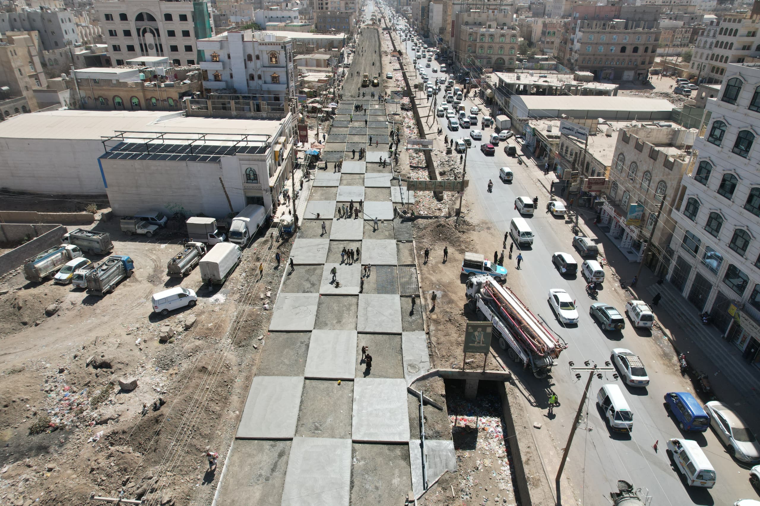 أعمال متواصلة في مشروع صيانة وتأهيل شارع خولان بأمانة العاصمة